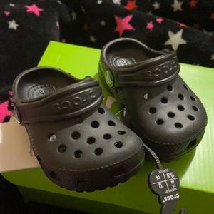 Blk infants crocs